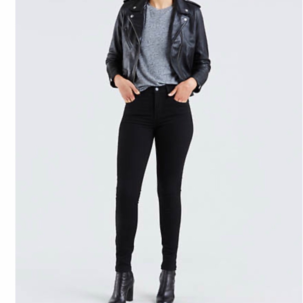 Levi’s deep black NWOT 721 High Rise Skinny.
